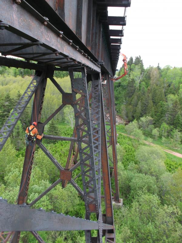 Structures difficiles d’accès